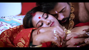 Sensual Indian wife Sudipa gets intimate with Antim in saree
